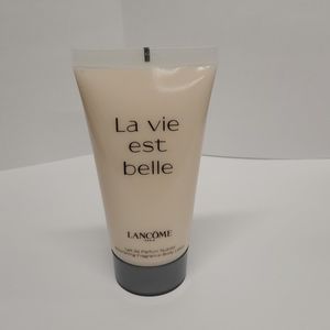 La Vie Est Belle body lotion